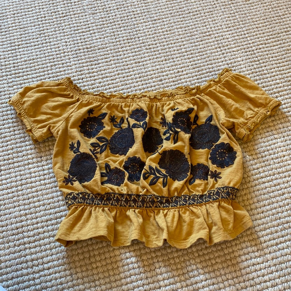 yellow american eagle crop top